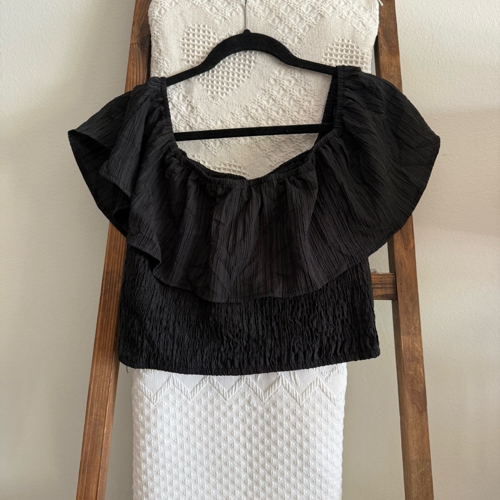 NWOT SHEIN Black Ruffle Cropped Top
